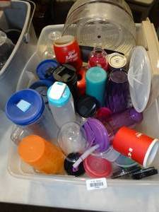 lot 37559 image: Lot of Water Bottles and Tumblers