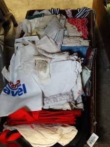 lot 37584 image: Large Lot of Vintage & Modern Linens for Kitchen & Home