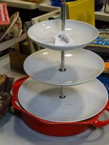 lot 37618 image: Red Dish and 3-Tier Platter