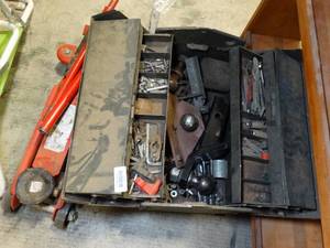 lot 37632 image: Hydraulic Floor Jack - Ball Hitch - Tool Box with Tools