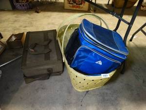 lot 37630 image: Soft Cooler - Bassinet Basket - Portable File Organizer