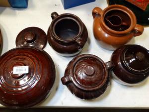lot 37699 image: Vintage Primitive Brown Stoneware Crocks - Bean Pots - Lidded Jars