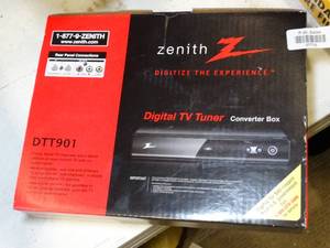 lot 37719 image: Zenith Converter Box - Tuner - New in Box