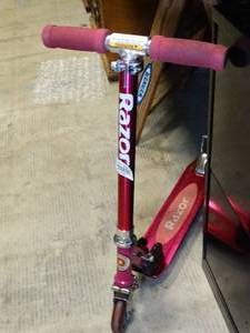 lot 37739 image: Razor Scooter