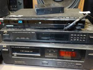lot 37748 image: Stereo Equipment Lot