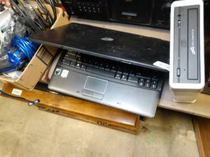 lot 37750 image: Older Laptop & External Drive