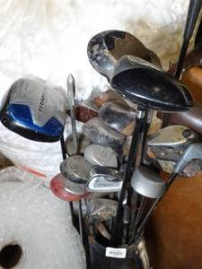 lot 37775 image: Golf Clubs in Golf Bag