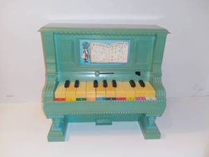 lot 3040 image: Holly Hobbie Piano
