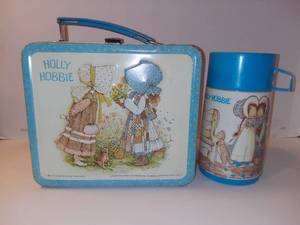 lot 3043 image: Holly Hobbie Lunchbox With Thermos - Friends