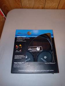 lot 3106 image: ABLE PLANET NC300B True Fidelity Around-the-Ear Active Noise Canceling Headphones (Black)