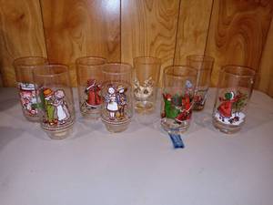lot 3128 image: Lot of 8 assorted Holly Hobbie glasses with 4 as a Coca-Cola set