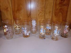 lot 3129 image: Lot of 8 assorted Holly Hobbie glasses