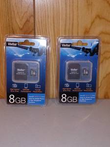 lot 3137 image: Lot of 2 Vivitar 8 GB micro SD cards