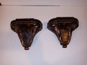 lot 3142 image: Lot of 2 wall hanging decorative plate holders