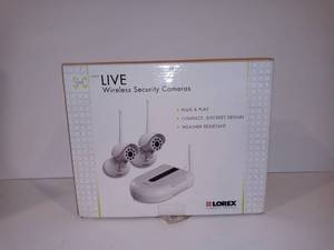 lot 3144 image: Lorex live wireless security cameras plug&play