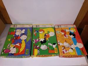 lot 3149 image: Lot of 3 Milton Bradleys Peanuts jigsaw puzzles