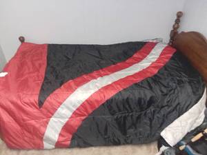 lot 4101 image: Polyester Queen Size Sleeping Bag With Built-in Pillow