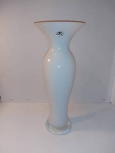 lot 4118 image: Tall White Interieur Infinity Vase - Made in Poland