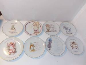lot 4129 image: Lot of 8 Holly Hobbie Collectible Plates
