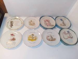 lot 4131 image: Lot of 8 Holly Hobbie Collectible Plates
