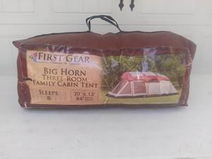 lot 104 image: First Gear Big Horn Three-Room Family Cabin Tent - 20 x 12 Feet