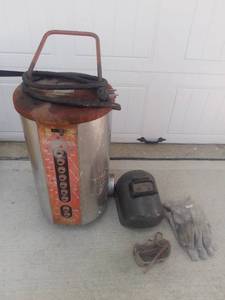 lot 113 image: Marquette Model 500 C A.C. Arc Welder With Mask Goggles and Gloves