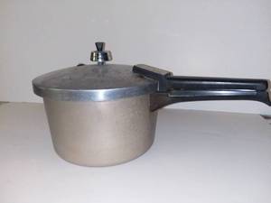 lot 1017 image: Vintage Presto Pressure Cooker
