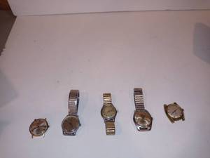 lot 3173 image: Lot of vintage watches some Waltham