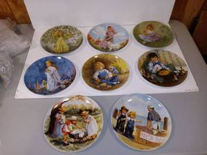 lot 3179 image: Lot of 6 vintage Mother Goose nursery rhyme plates from RecoKnowles and 2 story plates