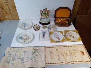 lot 3183 image: Lot of assorted Holly Hobbie items jewelry box carousel plates and more Square