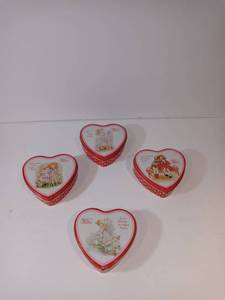 lot 3195 image: Lot for Holly Hobbie vintage collectors heart-shaped tins