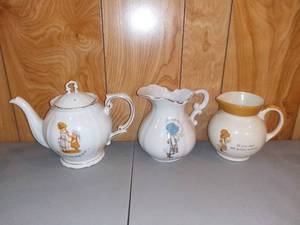 lot 4231 image: 3 Holly Hobbie Porcelain Pitchers
