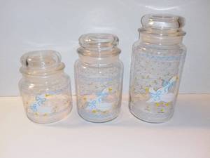 lot 4239 image: Set of 3 Hermetically Sealed Jars With Goose Design