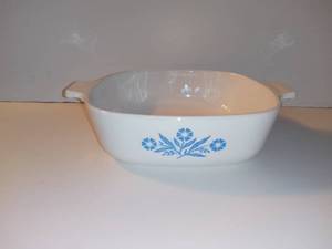 lot 4244 image: Vintage Blue Cornflower Corning Casserole Dish