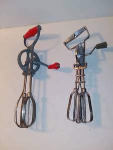 lot 4245 image: Pair of Vintage Hand Mixers
