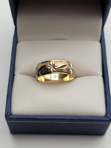 lot 101 image: 14k Yellow Gold Engraved Ring - Size 5 - 2.9g