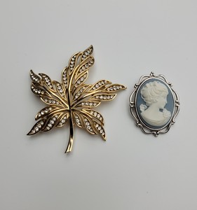 lot 113 image: (2) Trifari Brooches