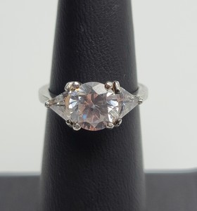 lot 115 image: Gorgeous CZ 925 Ring - Size 6