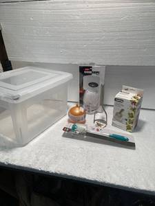 lot 7868 image: MISC KITCHEN GADGETS IN FREE TUB