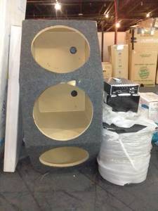 lot 1869 image: 3 hole subwoofer box Q Power inc