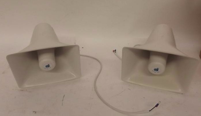 lot 1745 image: Lot of 2 4j Speakers