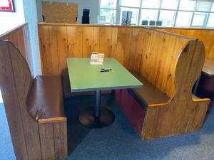 lot 250 image: Booth sections, no tables