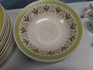 lot 294 image: Vintage MCM Serving bowls - Lot of 8