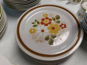 lot 299 image: Salad Plates Lot of 7