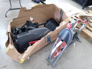 lot 8133 image: Incomplete Workout Equipment Lot