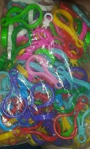 lot 2266 image: Hard Plastic Lobster Clips
