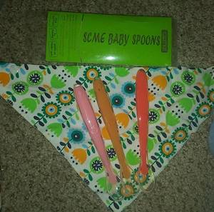 lot 2277 image: SCME Silicone Baby Spoons and Bib