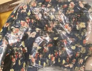 lot 20040 image: Ella Moon Ladies Top, Navy Floral, Small,