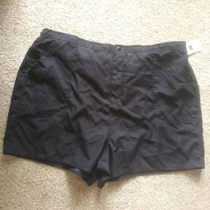 lot 20019 image: Croft & Barrow Plus Womens Black Pull On Elastic Waist Swim Shorts Size 26w