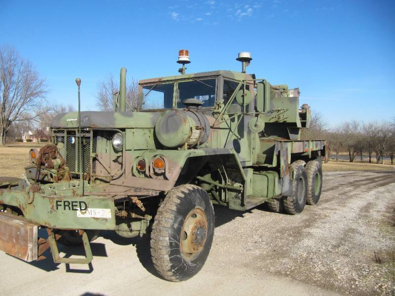 lot 1019 image: AM General M816 Military 6x6 Wrecker